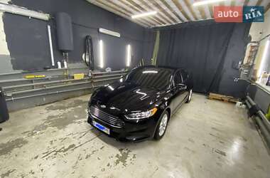 Седан Ford Fusion 2015 в 