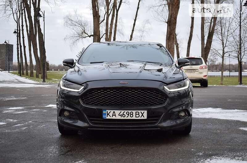 Седан Ford Fusion 2016 в 