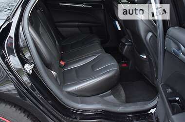 Седан Ford Fusion 2016 в 