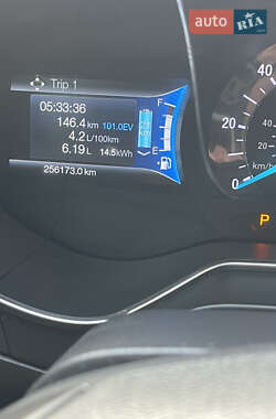 Седан Ford Fusion 2013 в 