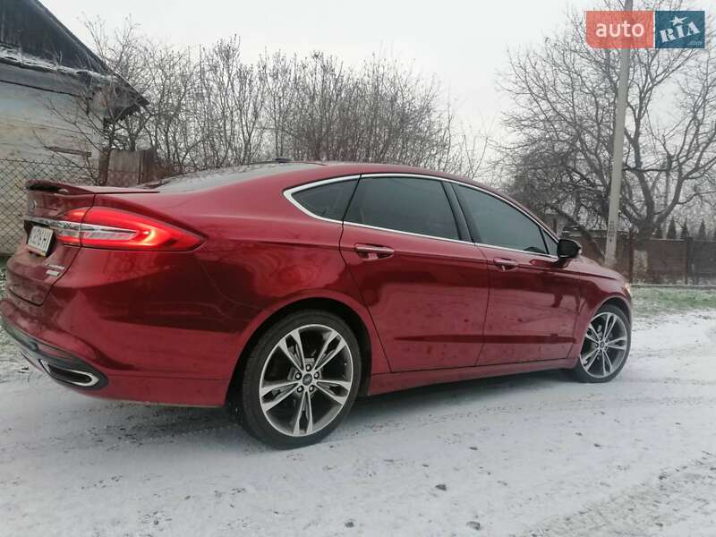 Седан Ford Fusion 2016 в Нововолынске