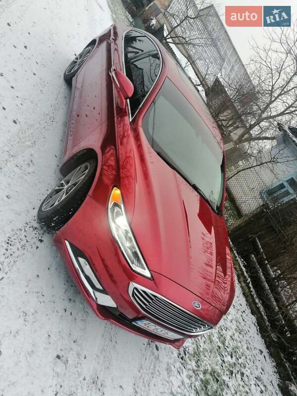 Седан Ford Fusion 2016 в Нововолынске