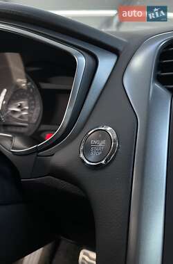 Седан Ford Fusion 2012 в 
