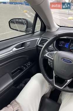 Седан Ford Fusion 2012 в 