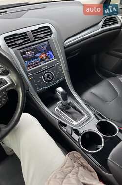 Седан Ford Fusion 2012 в 