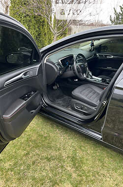 Седан Ford Fusion 2013 в 