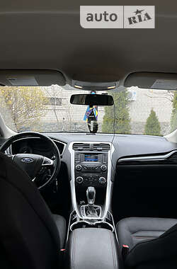 Седан Ford Fusion 2013 в 