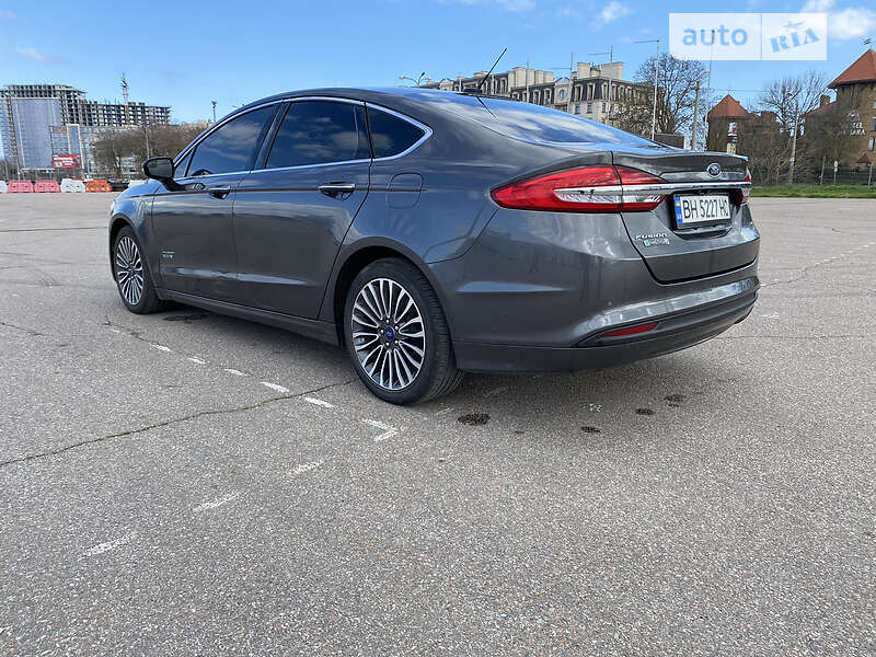 Седан Ford Fusion 2016 в Одесі