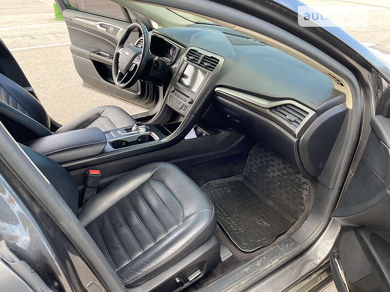 Седан Ford Fusion 2016 в Одесі