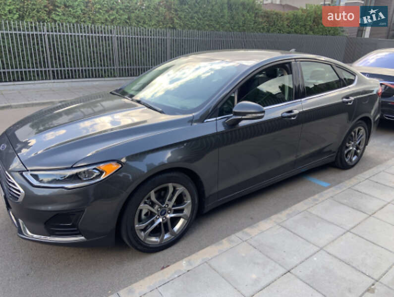 Седан Ford Fusion 2020 в 