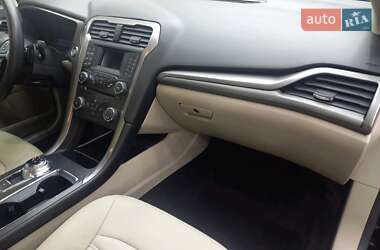 Седан Ford Fusion 2017 в 