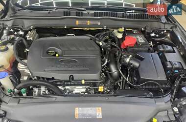 Седан Ford Fusion 2017 в 
