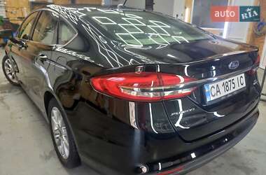 Седан Ford Fusion 2017 в 
