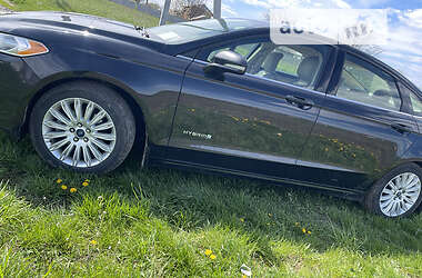 Седан Ford Fusion 2013 в 