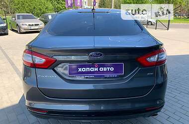 Седан Ford Fusion 2015 в 