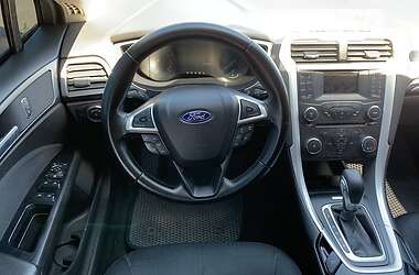 Седан Ford Fusion 2015 в 
