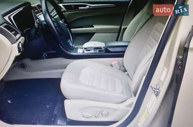 Седан Ford Fusion 2019 в 