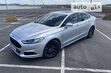 Седан Ford Fusion 2015 в 