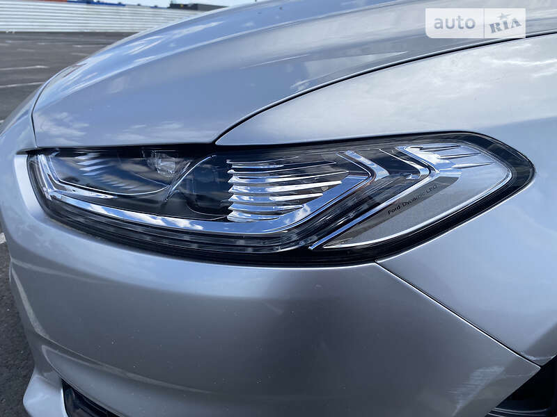 Седан Ford Fusion 2015 в Львові