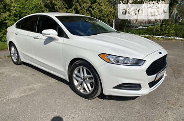 Седан Ford Fusion 2015 в 