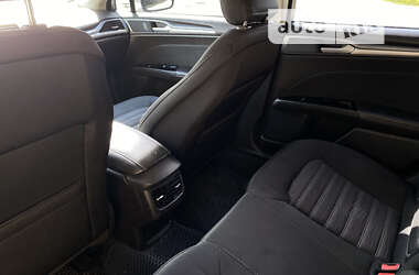 Седан Ford Fusion 2015 в 