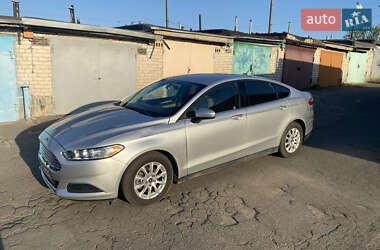 Седан Ford Fusion 2015 в 