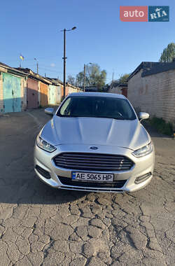 Седан Ford Fusion 2015 в 