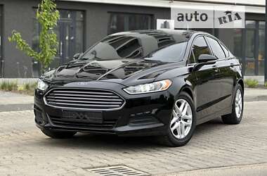 Седан Ford Fusion 2015 в 