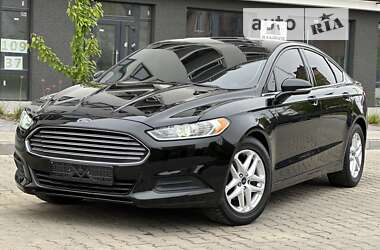Седан Ford Fusion 2015 в 