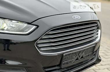Седан Ford Fusion 2015 в 