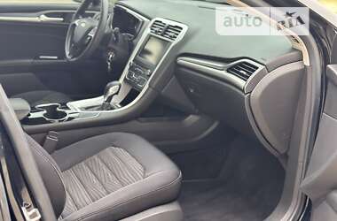 Седан Ford Fusion 2015 в 