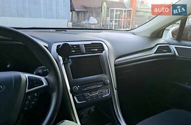 Седан Ford Fusion 2018 в 