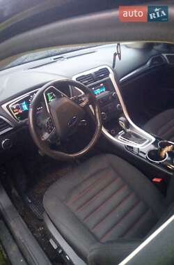 Седан Ford Fusion 2015 в Рахове