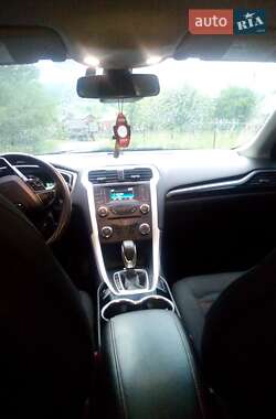 Седан Ford Fusion 2015 в Рахове