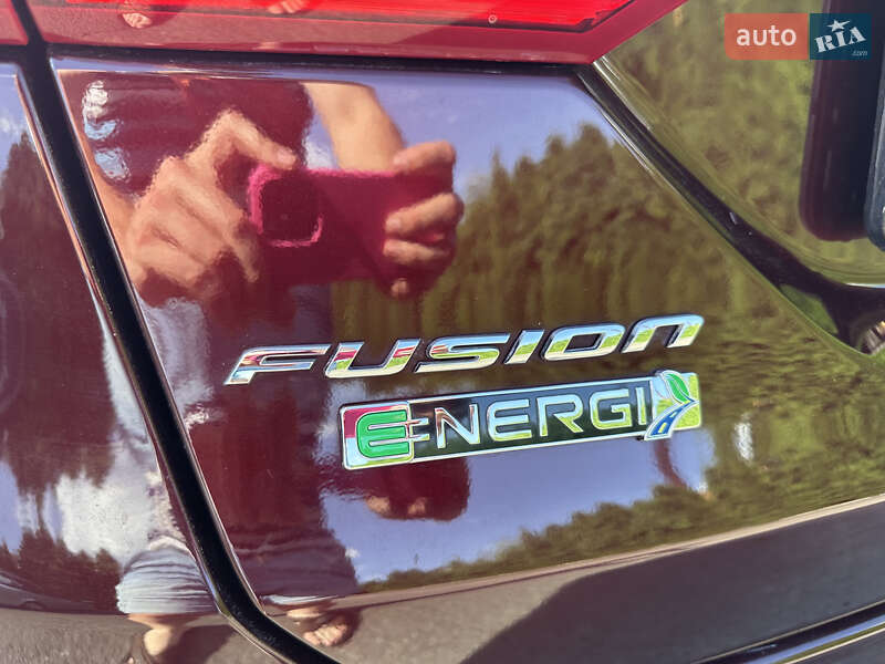 Седан Ford Fusion 2016 в Умани