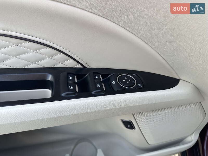 Седан Ford Fusion 2016 в Умані