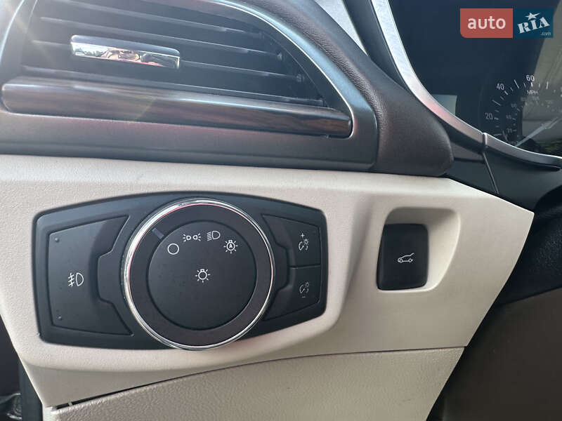 Седан Ford Fusion 2016 в Умані