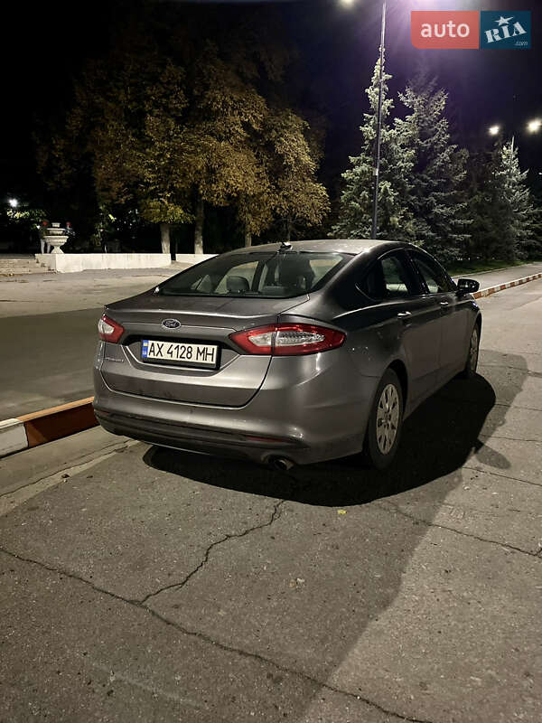 Седан Ford Fusion 2014 в Зміїві