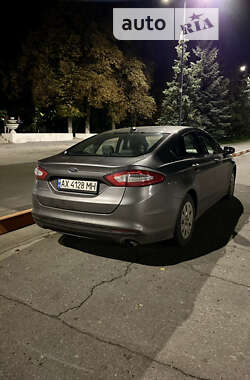 Седан Ford Fusion 2014 в Зміїві