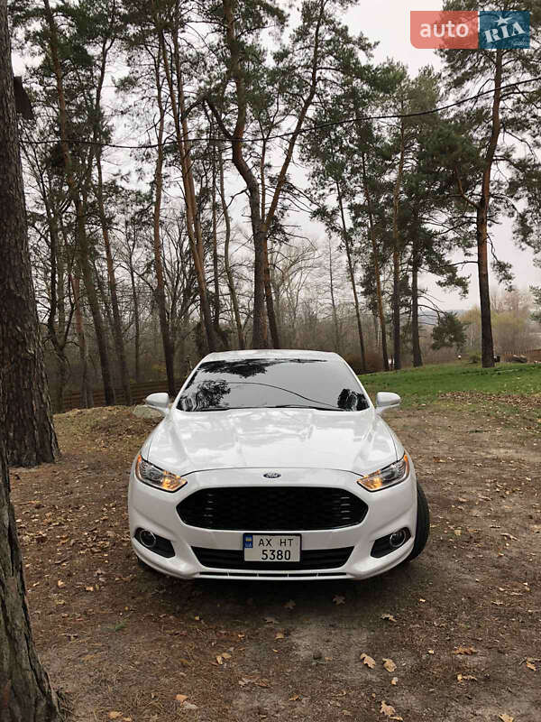 Седан Ford Fusion 2014 в Луцке