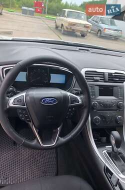 Седан Ford Fusion 2016 в Ромнах