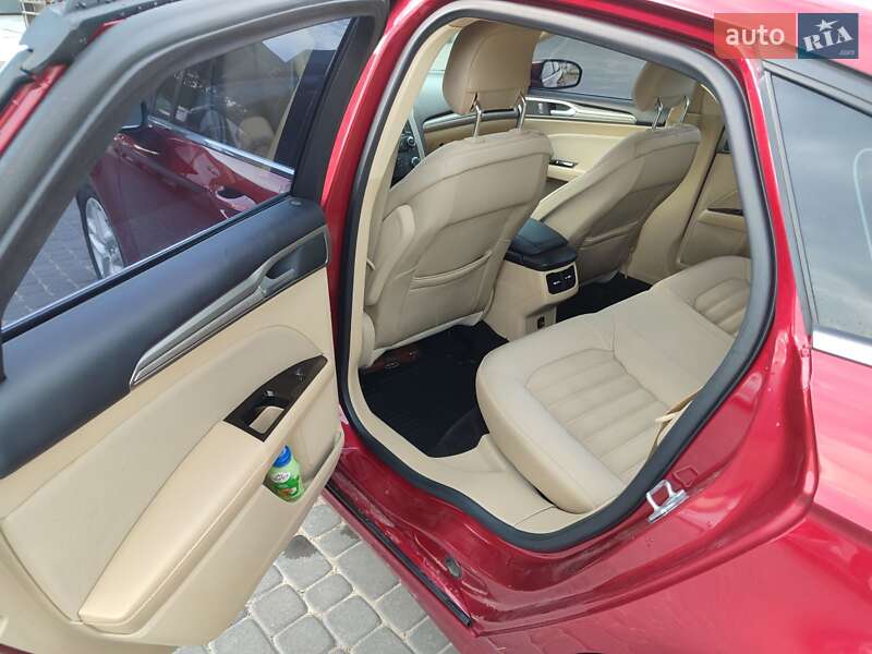 Седан Ford Fusion 2014 в Трускавці