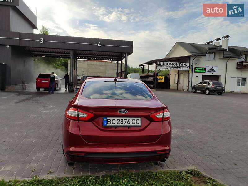 Седан Ford Fusion 2014 в Трускавці