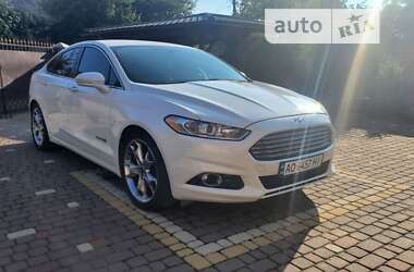 Седан Ford Fusion 2014 в Хусті