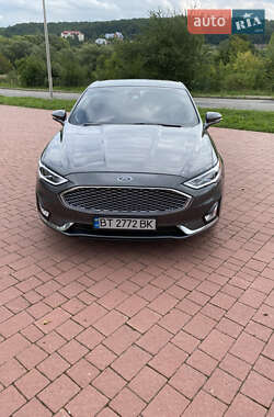 Седан Ford Fusion 2018 в Львове