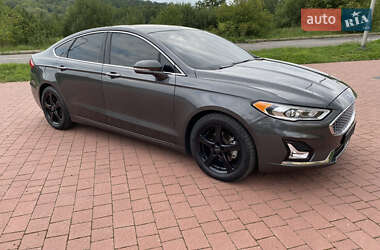 Седан Ford Fusion 2018 в Львове