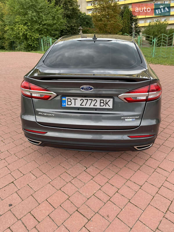 Седан Ford Fusion 2018 в Львове