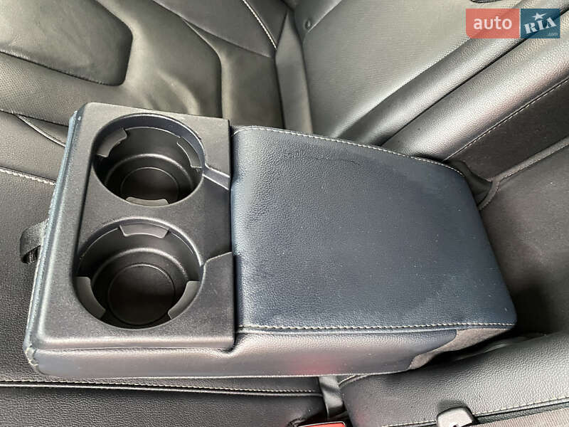 Седан Ford Fusion 2018 в Львове