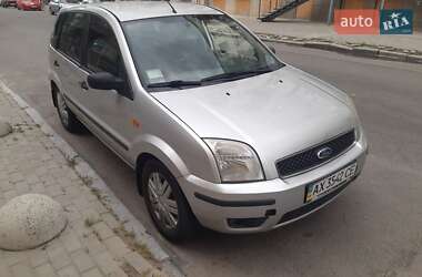 Хэтчбек Ford Fusion 2004 в 