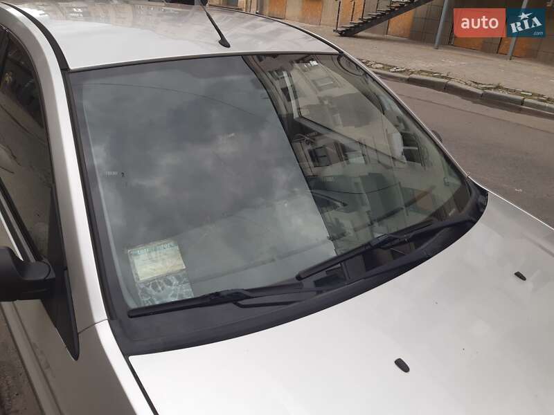 Хетчбек Ford Fusion 2004 в Люботині